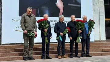 Братья Суркисы вернулись в Украину, чтобы проводить в последний путь первого президента Украины