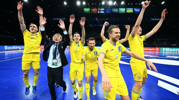 Видео победной песни сборной Украины по футзалу, которая впервые за 17 лет вышла в полуфинал чемпионата Европы