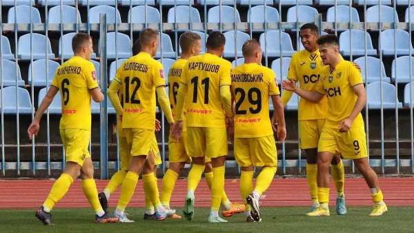 Днепр-1 хочет забрать шесть футболистов у клуба УПЛ: они отправятся с командой Кучера на первый сбор