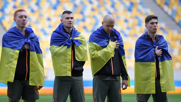 Ракицкий спел гимн Украины после возвращения в Шахтер: видео момента перед матчем УПЛ