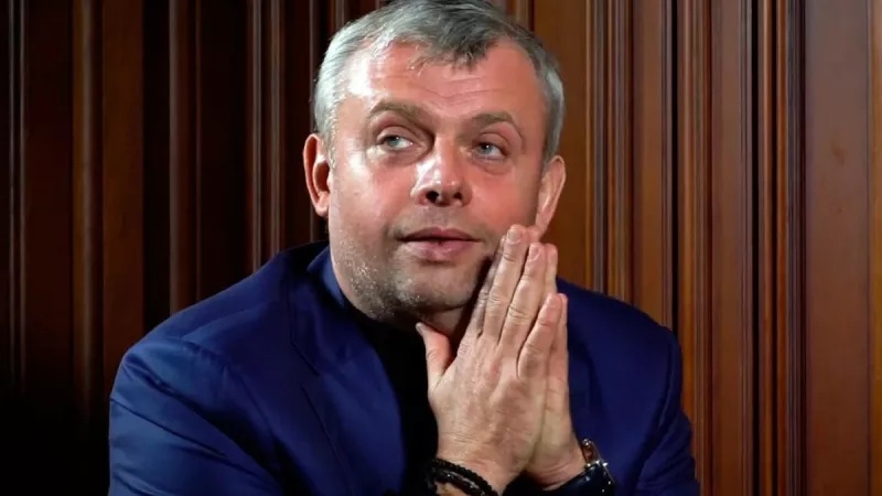 Однолетний сын президента Руха стал владельцем частного медицинского центра (Фото)