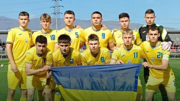 Дубль Пономаренко обеспечил сборной Украины U-19 победу над Латвией: для выхода на Евро нужно не проиграть Швейцарии