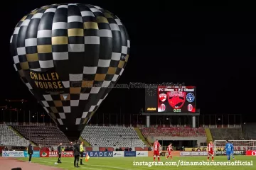 Фанаты Динамо Бухарест запустили воздушный шар, чтобы посмотреть матч (Видео)
