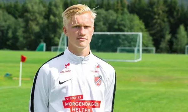 17-летний двоюродный брат Холанда забил 64 гола в 37 матчах в Норвегии. ВИДЕО