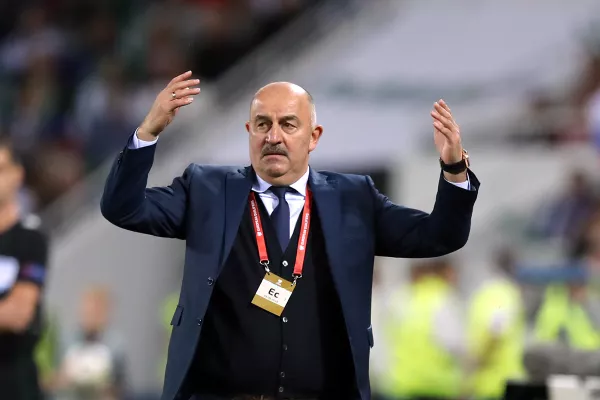 Главный тренер сборной России Черчесов отправлен в отставку после провала на Евро-2020