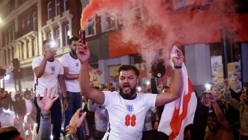 Безумие в Лондоне: как в Англии отпраздновали выход сборной в финал Евро-2020 (Видео)