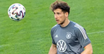 Основной полузащитник сборной Германии под угрозой пропуска Евро-2020