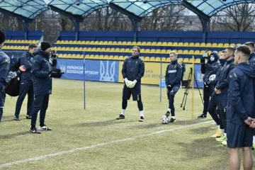 Стали известны результаты COVID-тестов футболистов сборной Украины. Трое игроков тесты не прошли
