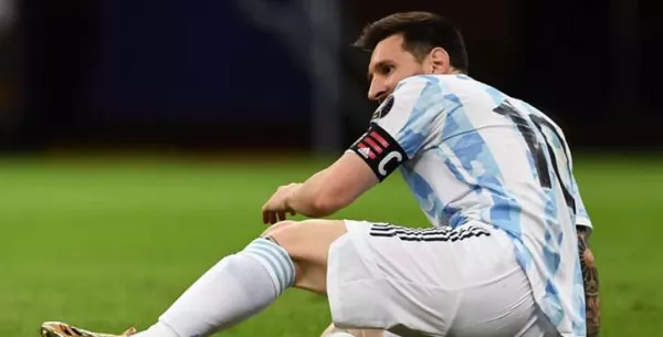 Тренер Аргентины Скалони о Месси: «Хоть он и устал, но продолжает делать разницу»