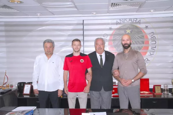Экс-игрок Александрии продолжит карьеру в Турции
