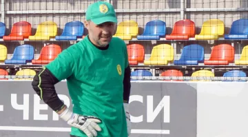 46-летний экс-вратарь сборной Украины впервые с 2013 года сыграл на профессиональном уровне