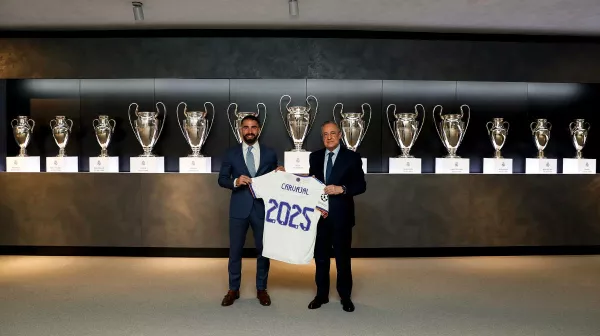 Реал подписал новый контракт с Карвахалем
