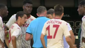 Игроки Монако пожаловались на проявления расизма на стадионе в Праге, матч был приостановлен