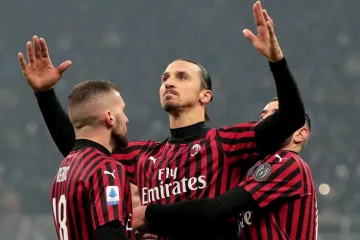 В сети появилось фото третьего комплекта формы Милана на следующий сезон