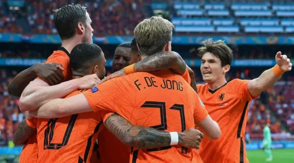 Нидерланды уверенно обыграли Австрию и подняли Украину на второе место в группе С на Евро-2020 (Видео)