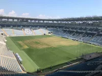 Фанаты Монатика превратили газон стадиона в Одессе в огород перед стартом Черноморца в УПЛ (Фото)