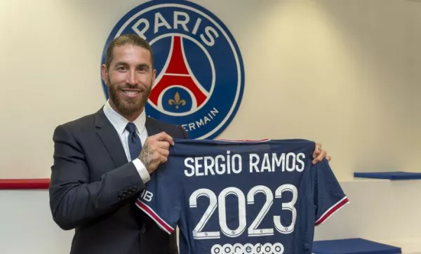 Официально: Рамос подписал контракт с ПСЖ на два года (Видео)