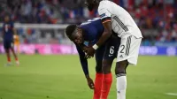 Рюдигер пытался укусить Погба в ходе встречи Германии и Франции, после матча игроки обнялись (Видео)
