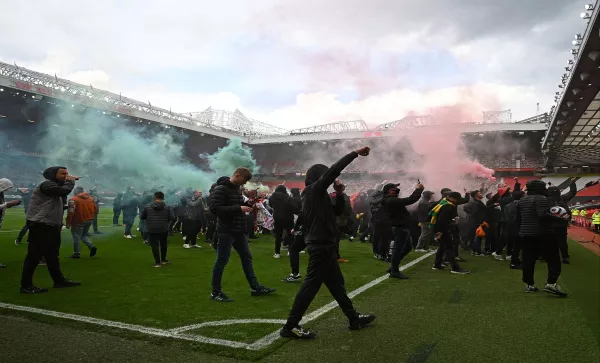 Устроившие беспорядки фанаты Ман Юнайтед выдвинули четыре требования владельцам клуба