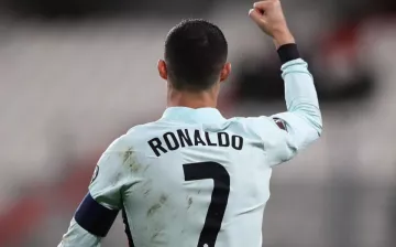 Роналду разбили нос в игре с Люксембургом (Видео)