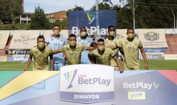 Команда из Колумбии смогла выставить на матч лишь семерых футболистов (Фото)