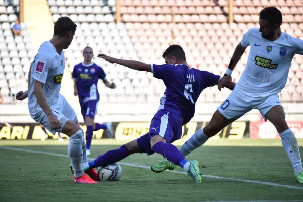 Видеообзор матча Мариуполь — Десна — 1:2: «северяне» в большинстве вырвали победу у «приазовцев»