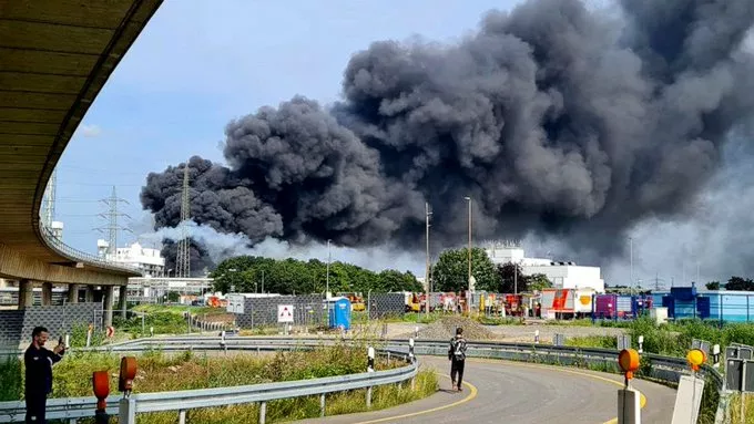 Байер перенес тренировки в помещение из-за взрыва на химзаводе
